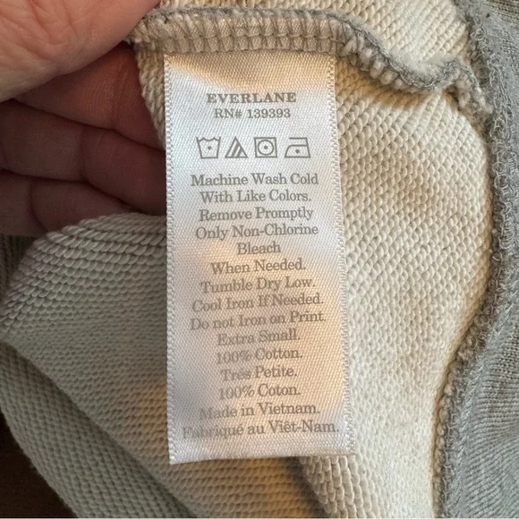 Everlane 100% Human Typography Gray Hoodie‎ - Picture 5 of 5